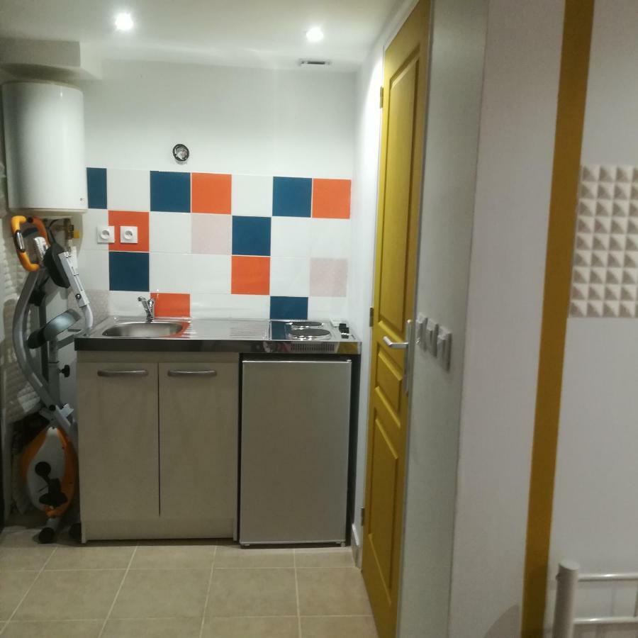 Studio Dependance Maison, 5 Mnt Gare & Tram Vénissieux Eksteriør billede